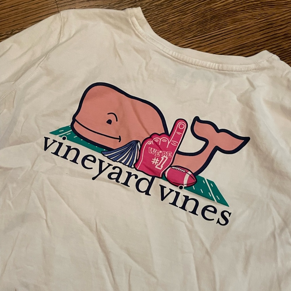 Vineyard Vines LS white tshirts -szL /youth cheer whale 🐳